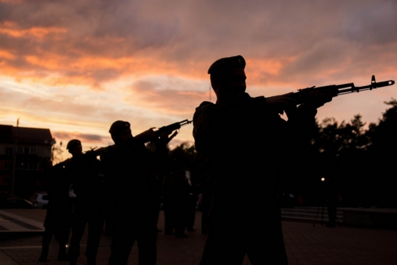 “Танк его разобрал”: основатель ЧВК “Вагнер” рассказал о подвиге командира штурмового отряда из Приморья