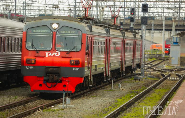 В Челябинской области под колёсами электрички погиб 21-летний парень