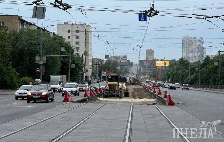 На оживлённом проспекте в Челябинске до конца лета ограничат движение
