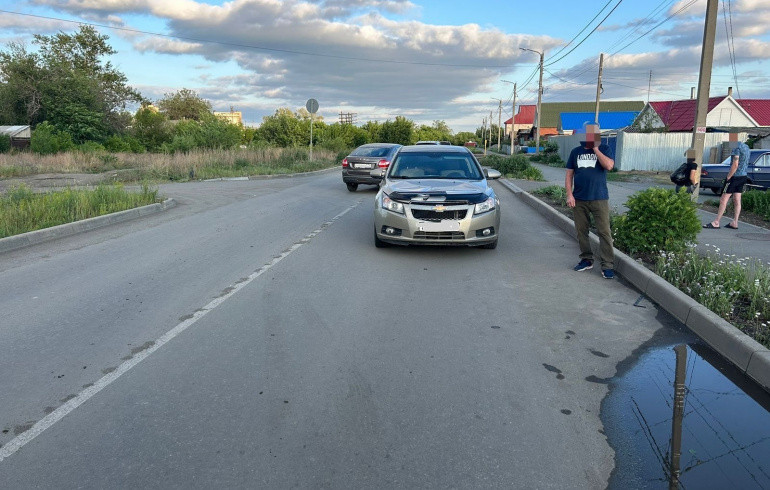 В Челябинской области иномарка сбила 11-летнего ребёнка на самокате