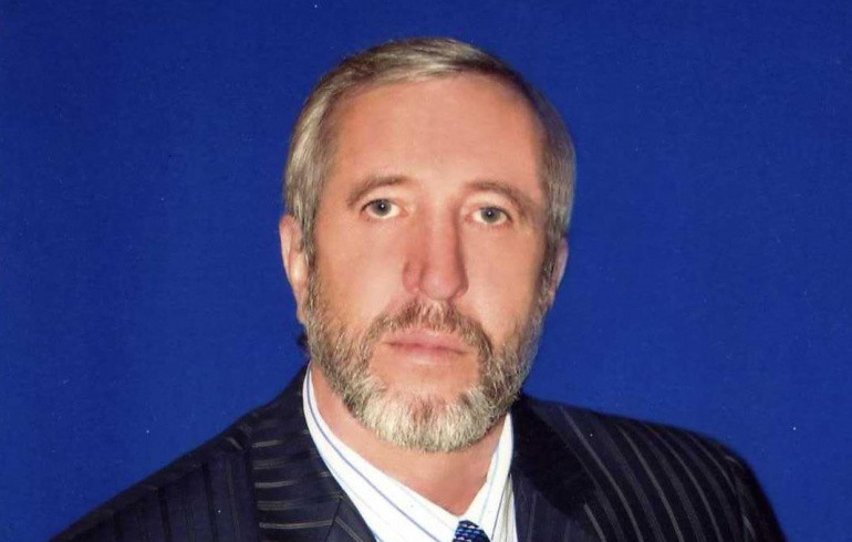 В Челябинске с осуждённого за взятки бывшего завкафедрой УралГУФКа взыскали миллион рублей