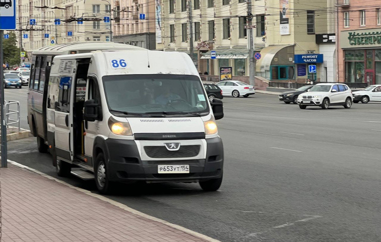 В Челябинске изменится схема движения маршрутного такси, соединяющего Чурилово и Парковый