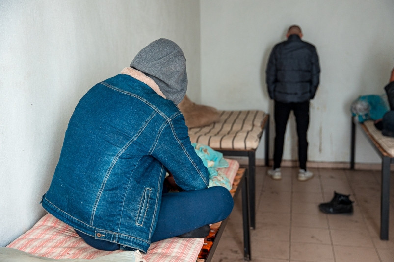 В Приморье вандал разбил интерактивный экран из-за не понравившейся ему рекламы