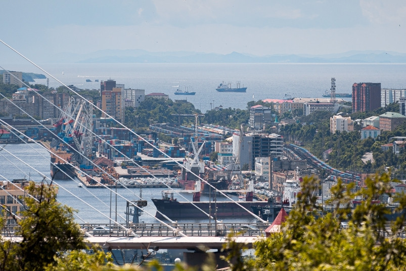 Отчаявшиеся люди своими силами “спасают” дорогу во Владивостоке