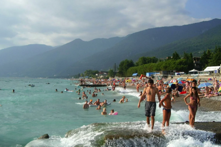 Абхазия, Грузия и ОАЭ смогут заменить россиянам подорожавшую Турцию