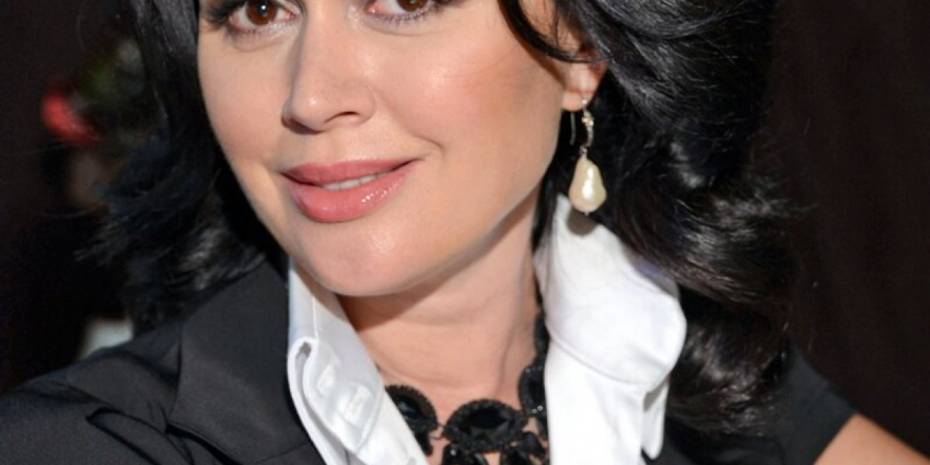 Состояние здоровья актрисы Анастасии Заворотнюк 06.06.23года: лечение на дому уже не помогает