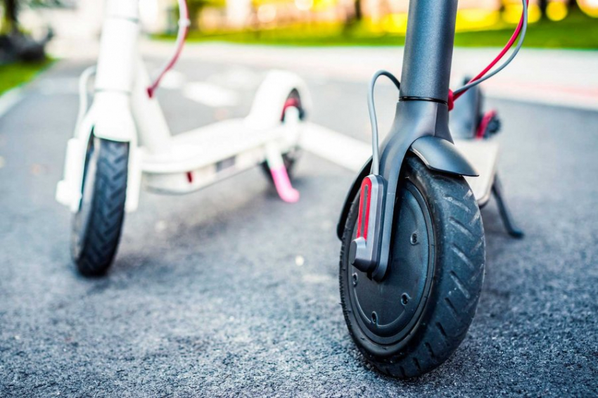 В Санкт-Петербурге новосибирский полицейский на электросамокате сбил 8-летнего мальчика, сломав ребенку челюсть