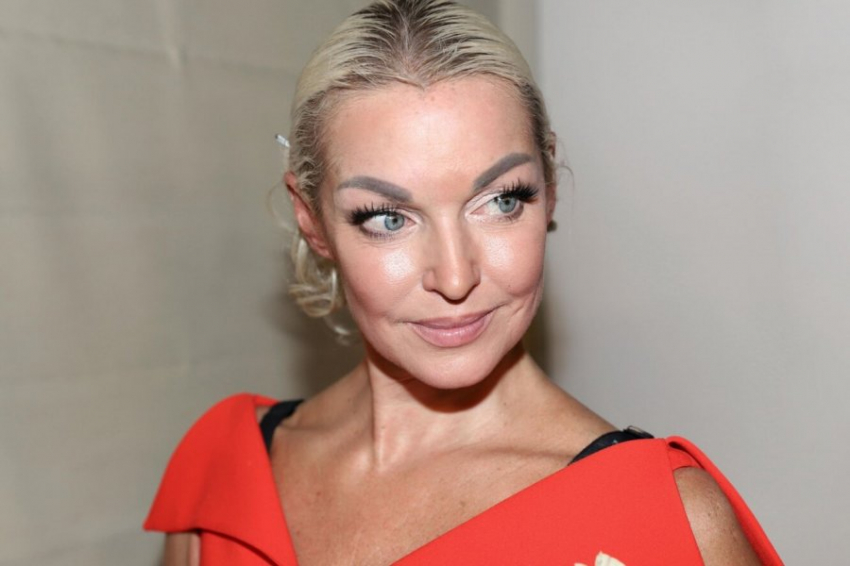 Анастасия Волочкова высказалась о доходах парня своей 17-летней дочери