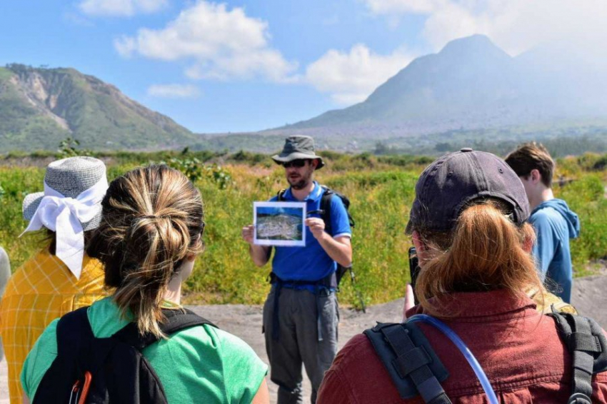 НАФИ: Россияне предпочитают экскурсии и отказываются от активного отдыха