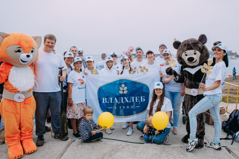 Сотрудники “Владхлеб” стали призерами городских соревнований по гребле на “Драконах”