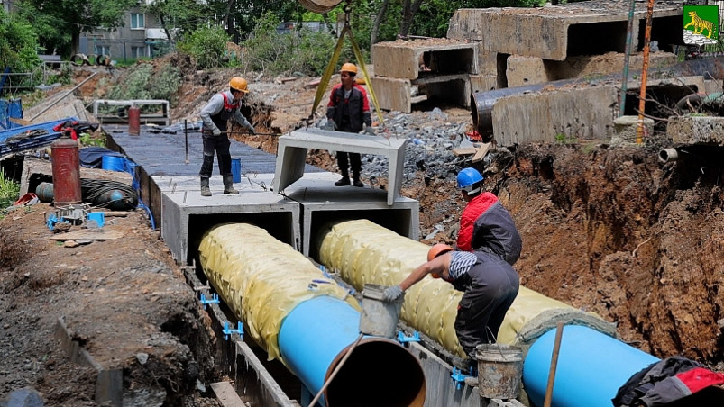 Во Владивостоке на улице Южно-Уральской завершается ремонт магистральной теплосети
