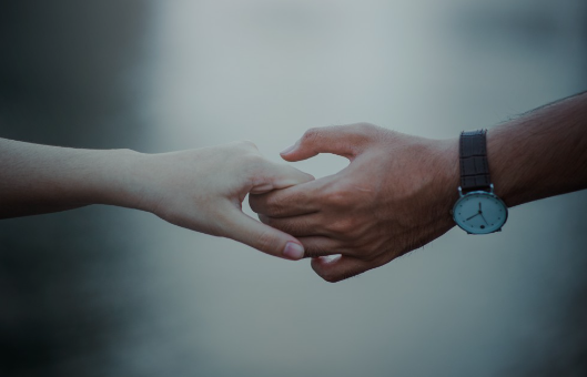 Ученые научились определять пол человека по запаху рук