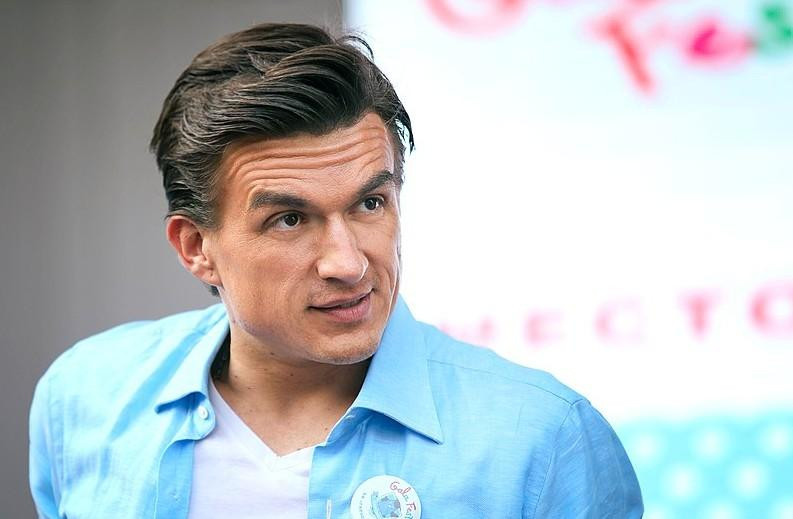 Влад Топалов уехал далеко от Регины Тодоренко