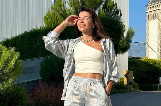 Звезда «Ворониных» Екатерина Волкова показала пляжное фото в купальнике