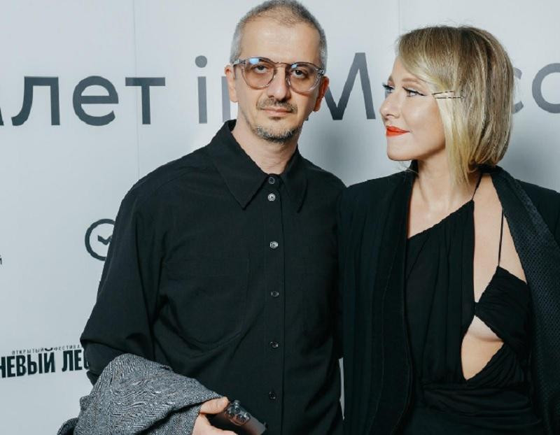 Константин Богомолов признался, что Собчак блокировала в соцсетях и приходила на свидание с охранниками