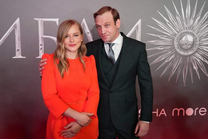 Актриса Юлия Пересильд поддержала возлюбленного