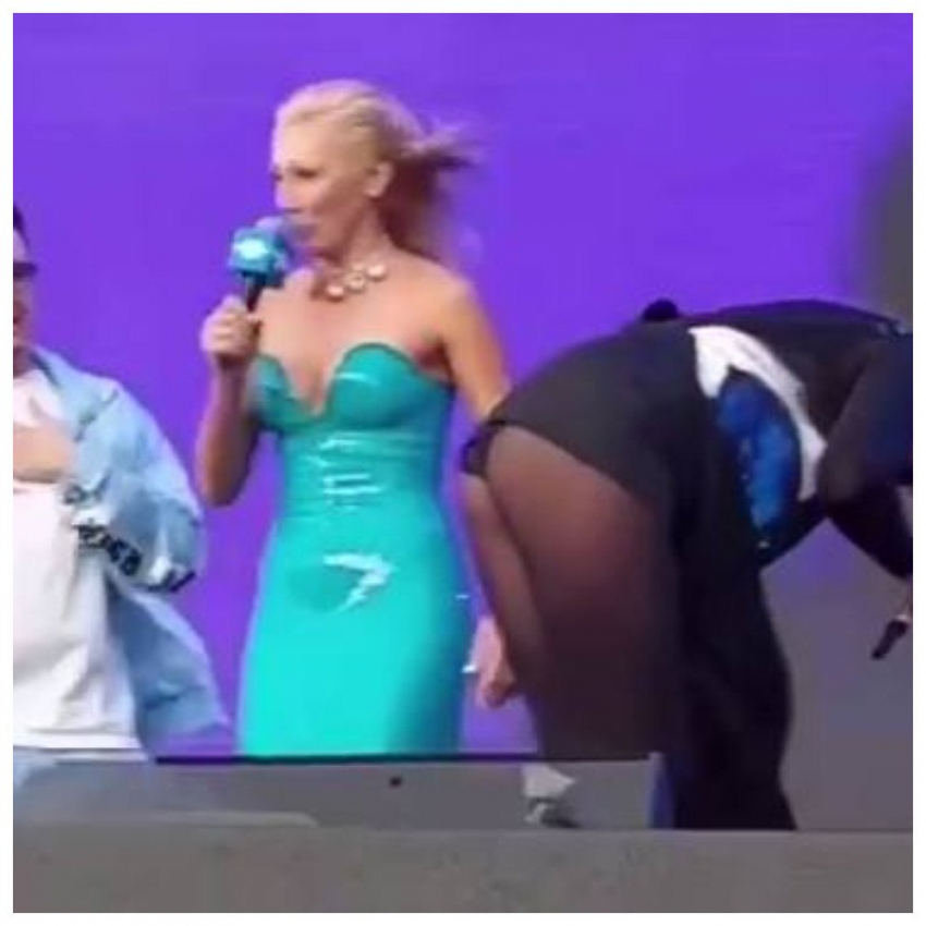 60-летняя Лолита Милявская продемонстрировала ягодицы на фестивале VK Fest