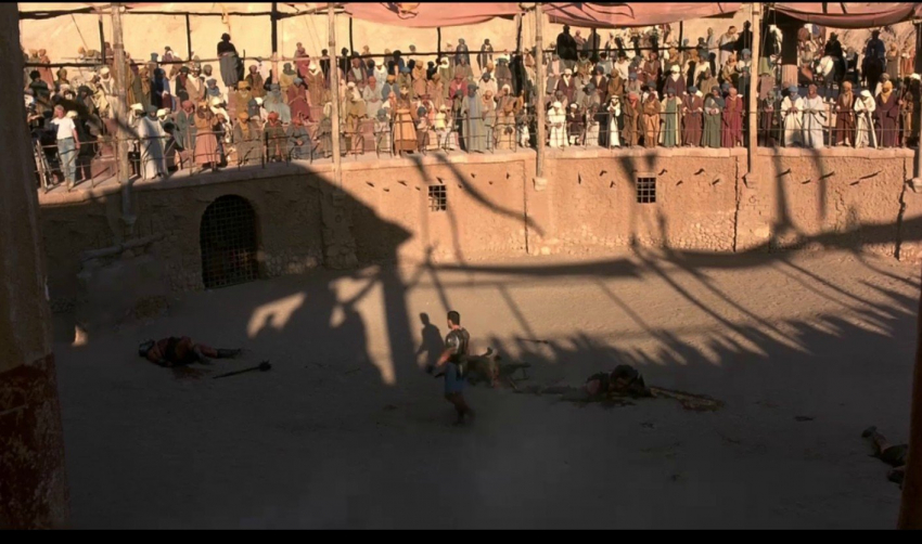 В фильме «Гладиатор» с Расселом Кроу найден очевидный киноляп с оператором на трибуне