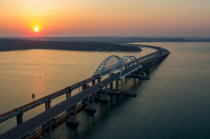 «РБК-Украина»: атаку на Крымский мост спланировали СБУ и Военно-морские силы Украины