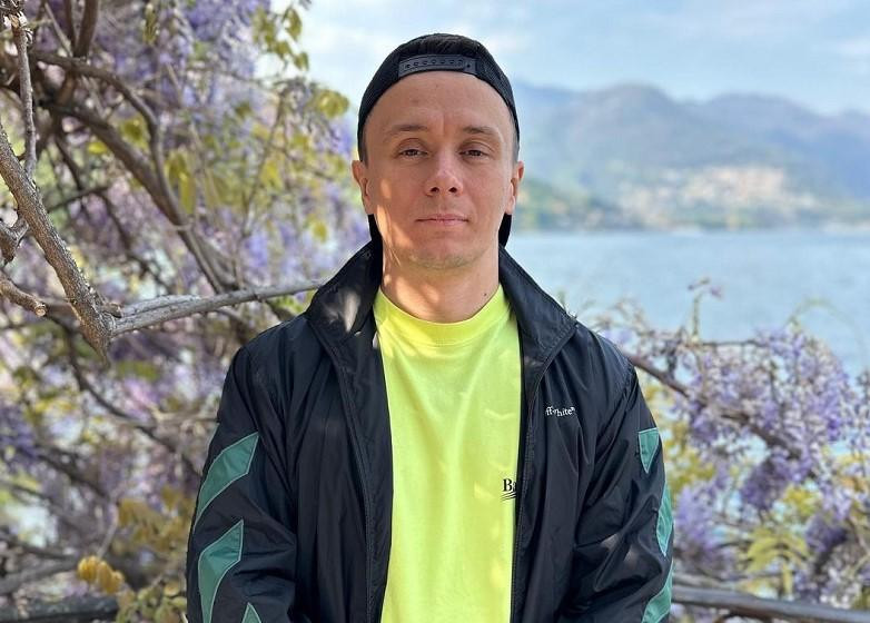 Юморист Илья Соболев рассказал историю, как его публично "унизил" унитаз в Болгарии