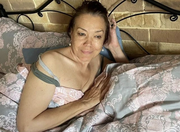 Азиза поделилась с поклонниками честным снимком без макияжа и фильтров