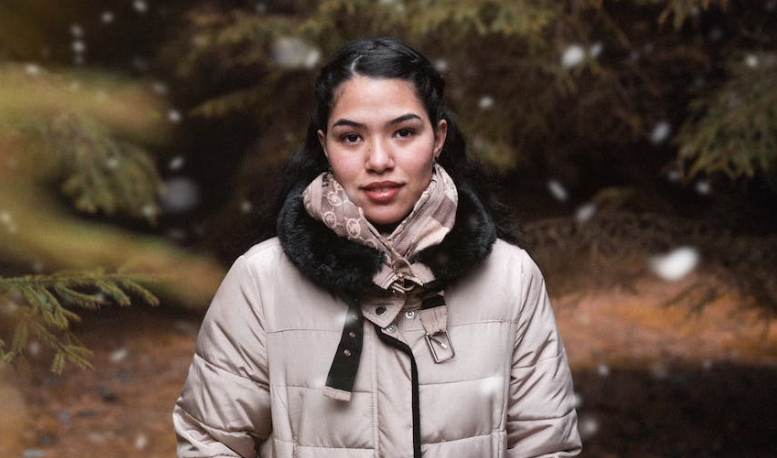 Стилистка Шабанова назвала россиянам самые модные пуховики на зимний период