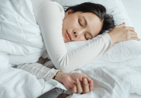 Терапевт Зонарева советует ложиться спать через час после обеда