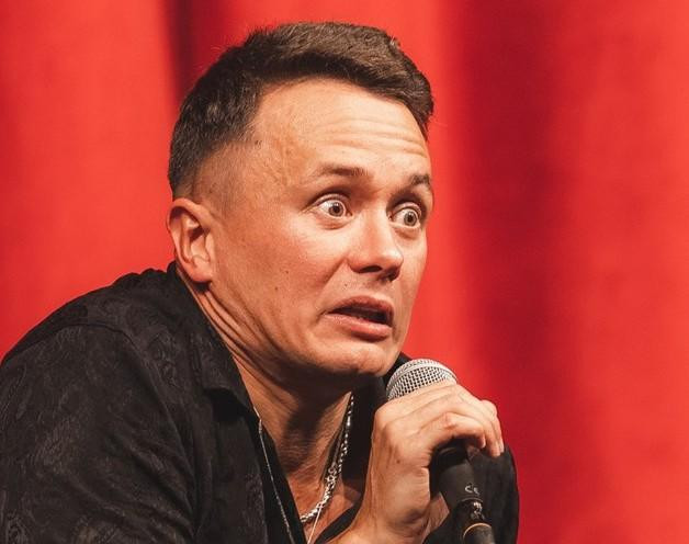 Беременная жена комика Соболева после скандала хотела уйти от мужа