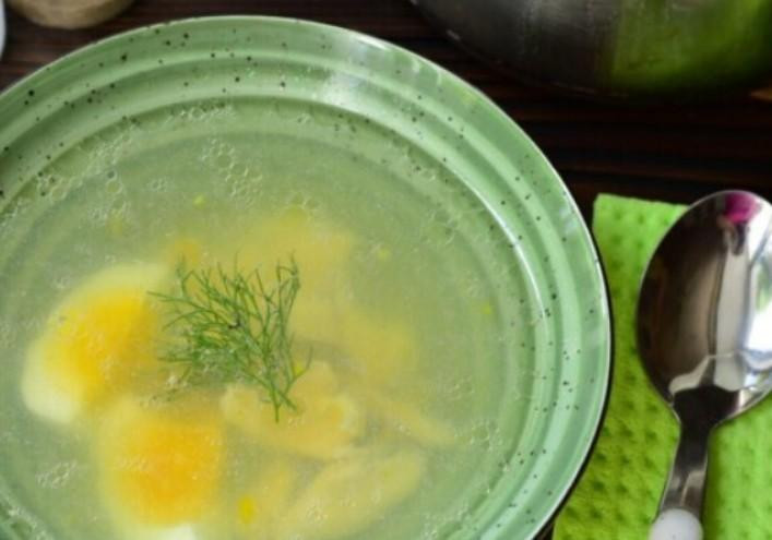 MedicаlXpress: диетолог Тиман рассказал, кому полезен куриный суп