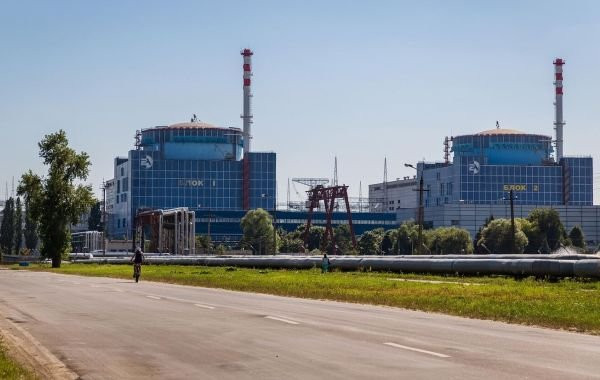 Стало известно о взрывах рядом с Хмельницкой АЭС
