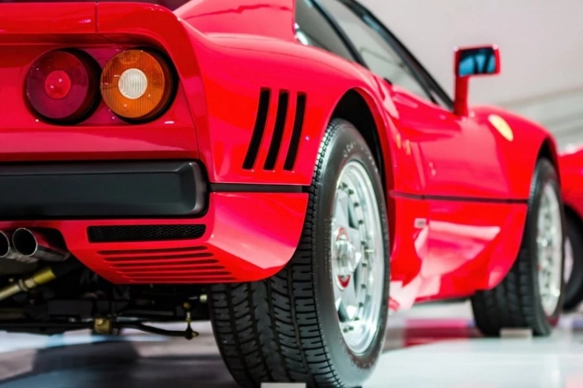 Ferrari внедряет фальшивый звук выхлопа в электрические модели