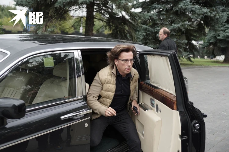 Муж* Аллы Пугачевой влез в скандал: "Вековая пыль у вас в мозгах"