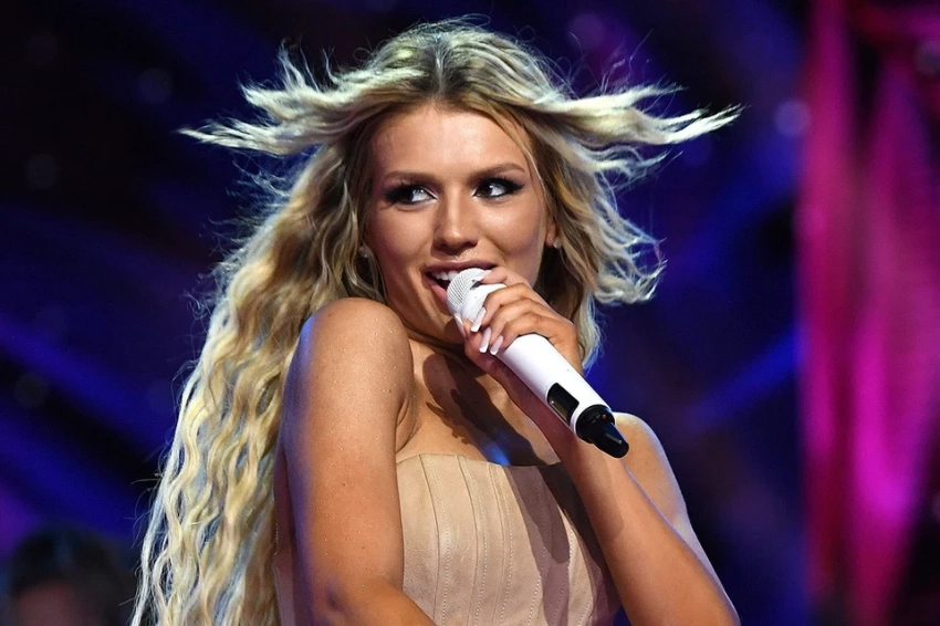 Люся Чеботина ответила на обвинения в копировании образа Тейлор Свифт: «Что за мода травить соотечественников?»