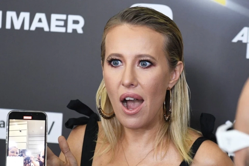 Собчак в частном самолете похвасталась сумкой за 5 млн рублей