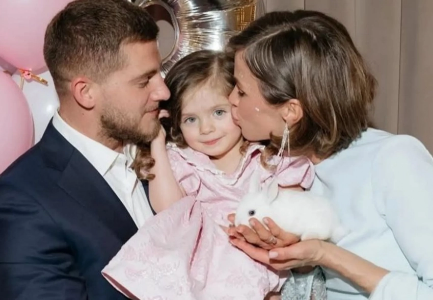 Алекса опровергла новость о разводе совместными видео с мужем