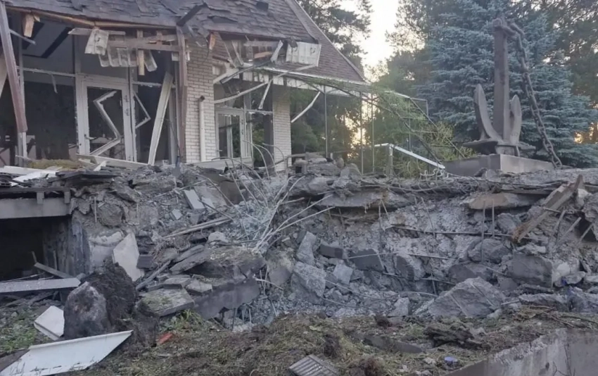 Показаны кадры ночных ударов «Геранями» по целям в Харькове