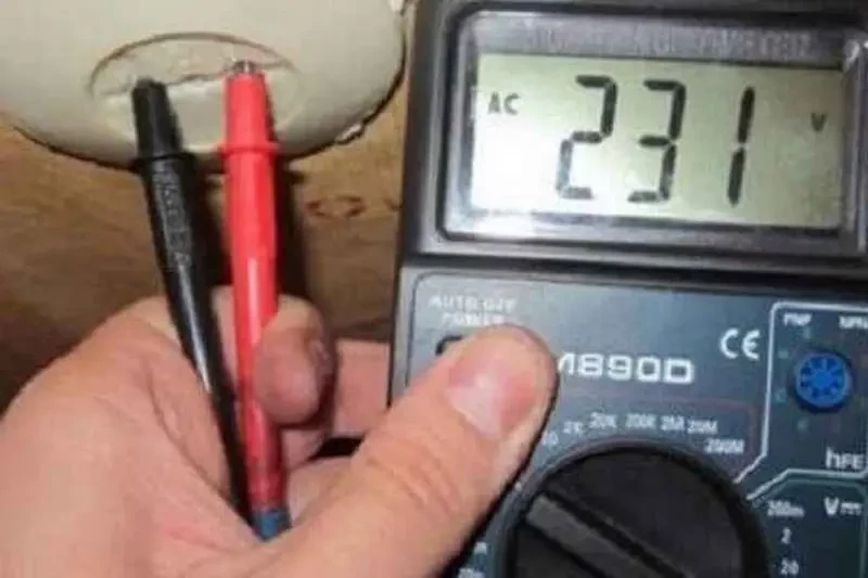 «Не зря на майдане стояли»: Украина перешла на «европейские стандарты» напряжения в электросети - с 220 на 230 В