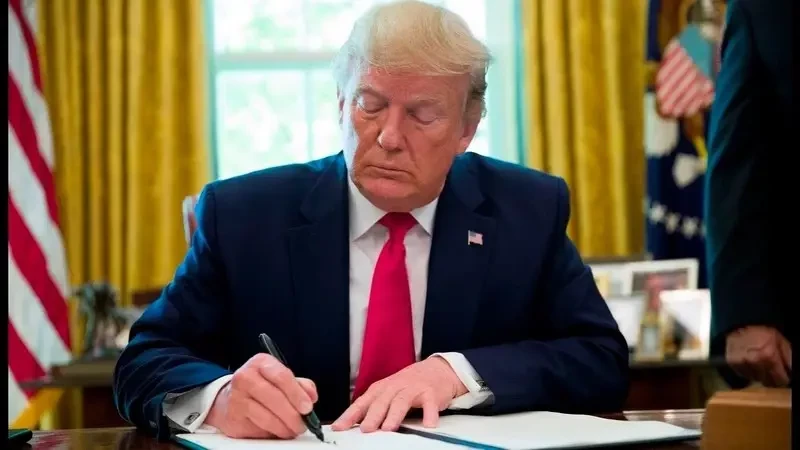 NYT: Угрозы Трампа ввести 100-процентные пошлины против торговых партнёров России больше похожи на блеф