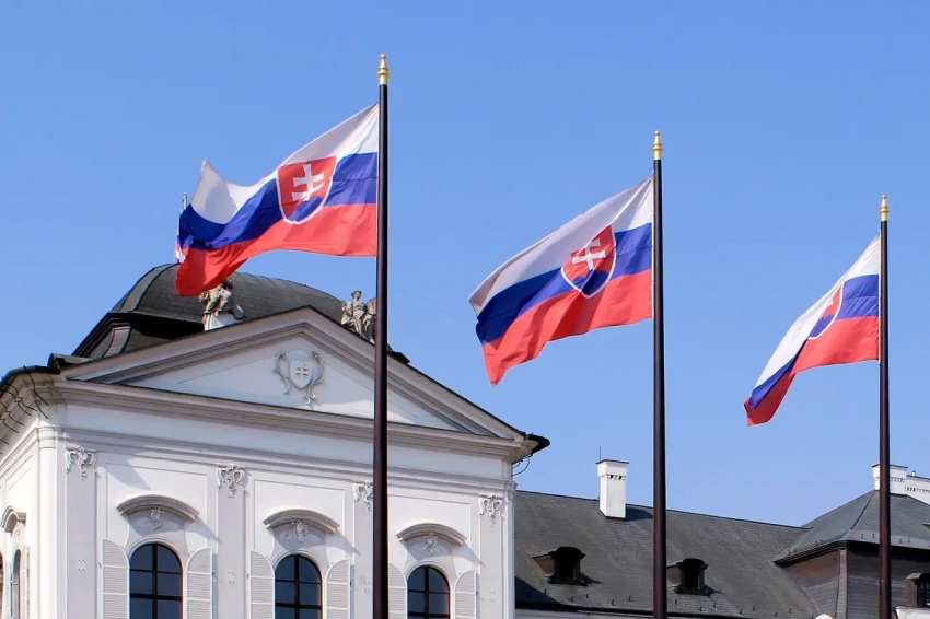 Нужны гарантии энергобезопасности: Словакия вновь заблокировала 18-й пакет санкций против России