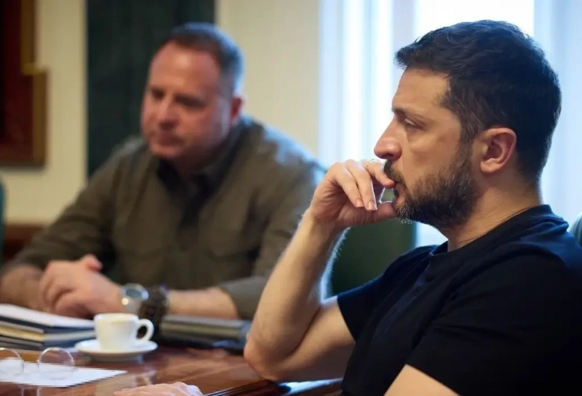 НАБУ прослушивало Зеленского и может располагать компроматом на него - украинские источники