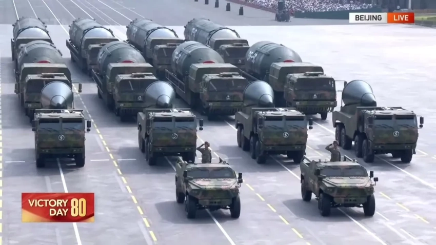 Новая китайская МБР «Дунфэн-5C»