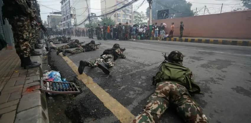 Кризис в Непале: военные на улицах готовы к стрельбе