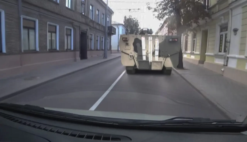 Тактический знак в «стиле Адидас» заметили на западе Белоруссии