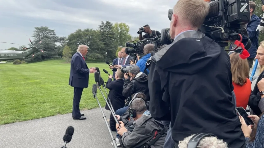 Трамп: Путин и Зеленский ненавидят друг друга, мне придётся сидеть с ними