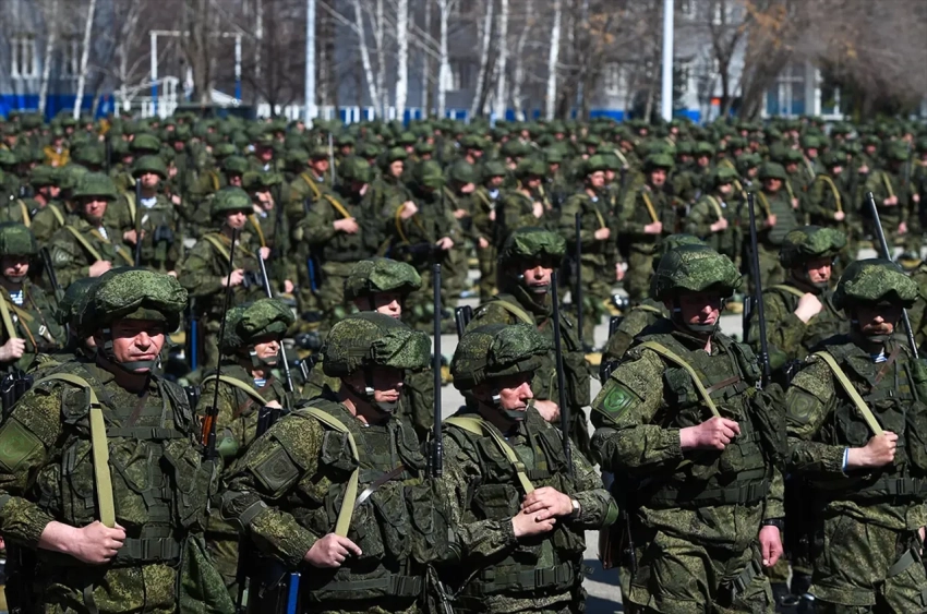 Медведев назвал новые цифры набора контрактников в 2025 году