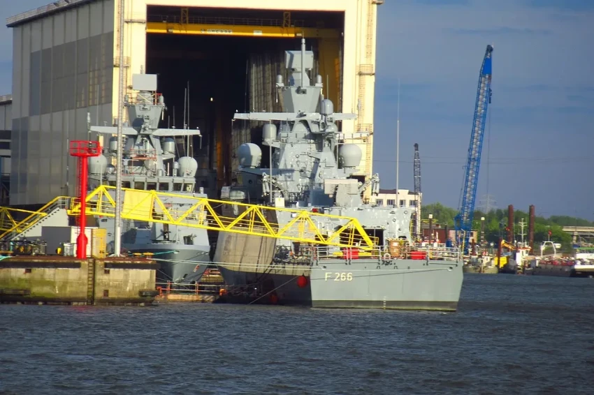 Выяснилось: диверсии с гравием и дрелью корветы класса K130 подверглись на верфи