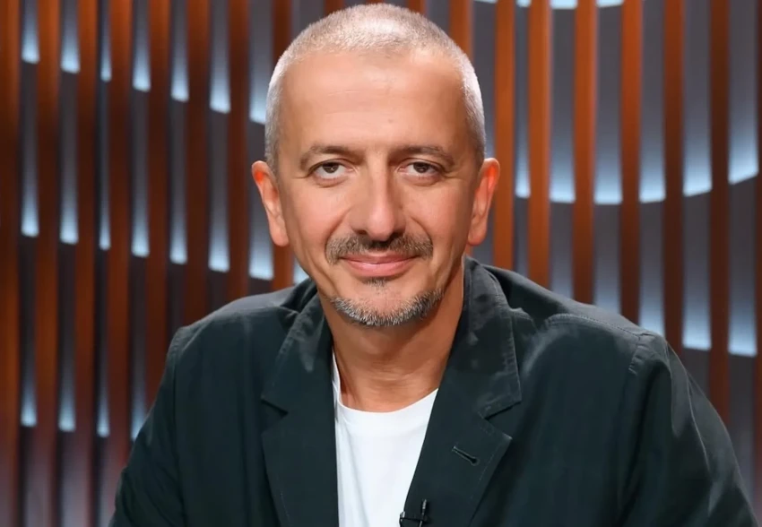 "Они читают и не понимают слов. Ломаются от любой трудности". Константин Богомолов назвал современных актёров "плюшевым поколением"