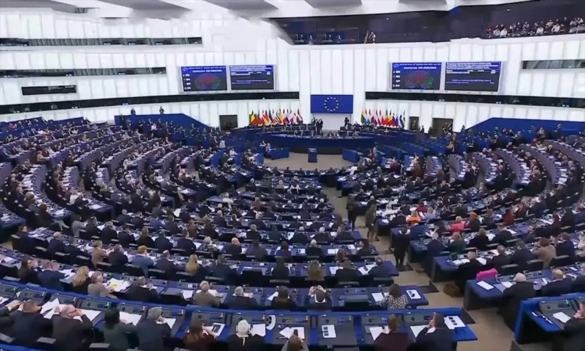 Евросоюз после паузы одобрил выделение Украине кредита на 90 млрд евро