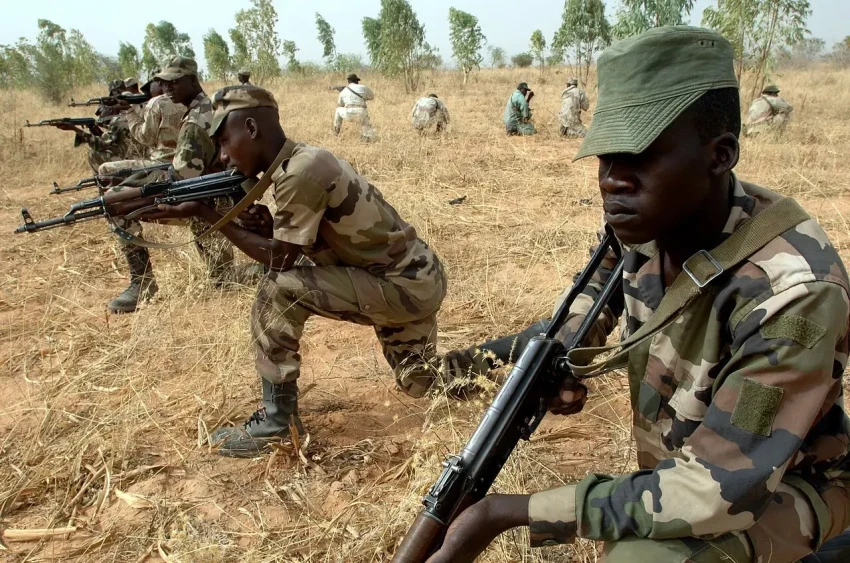 Генерал ВС Нигера Амаду Ибро заявил о вступлении страны в войну с Францией