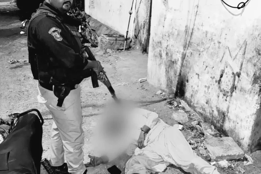 В Пакистане силовики расстреляли граждан, штурмующих консульство США